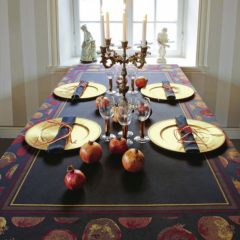 Tischdecke: Festlich elegant - leuchtend warme Granatapfel-Tischw�sche