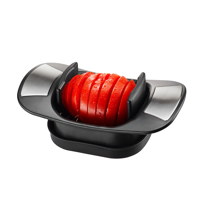 Perfekt f�r italienischen Caprese: 2-in-1 Tomaten- und Mozzarella-Schneider