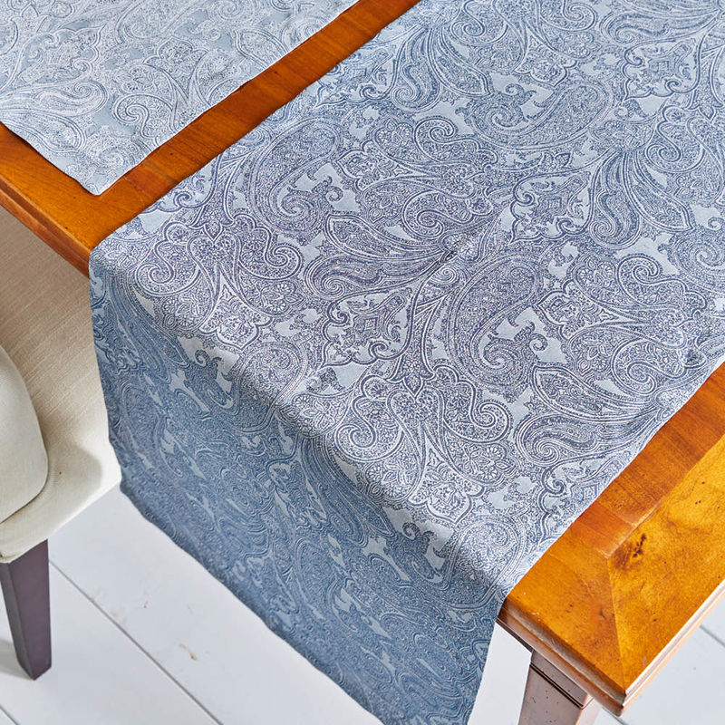 Klassischer Tischl�ufer f�r die festliche Tafel