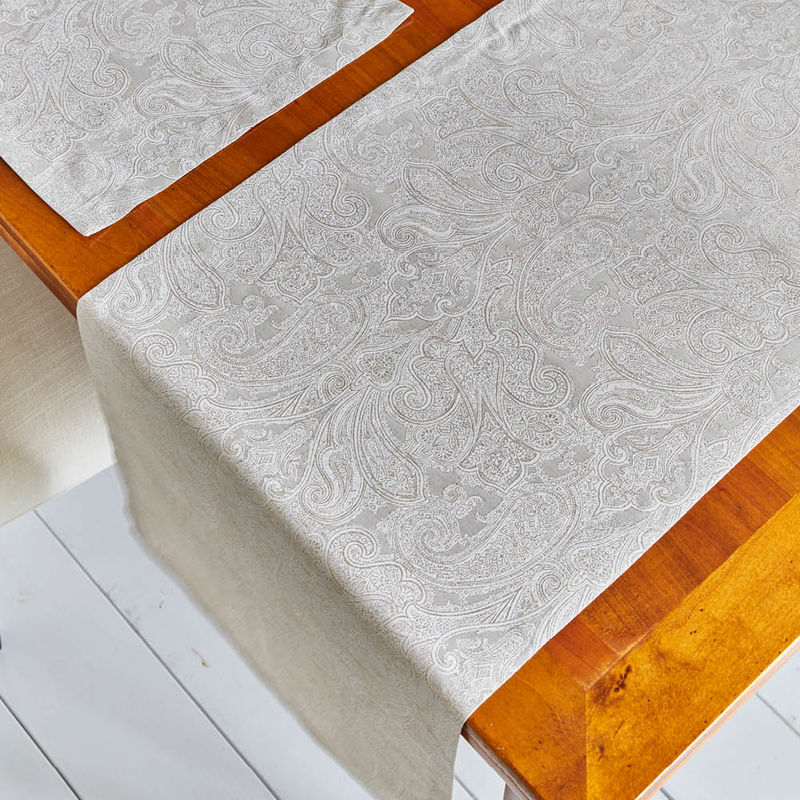 Klassischer Tischl�ufer f�r die festliche Tafel