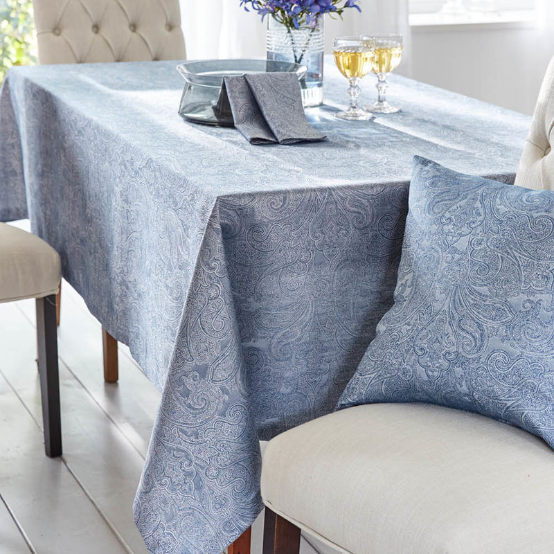 Klassische Tischdecke f�r die festliche Tafel