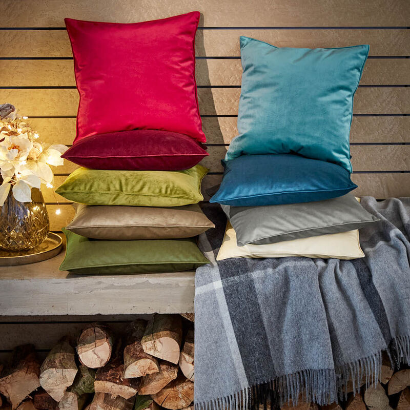 Kuschelweiche Kissen im noblen Samt-Look Bild 2