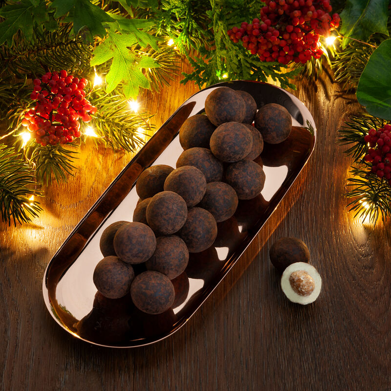 Schokolierte Macadamianuss mit Fleur de Sel und Madagaskar-Vanille