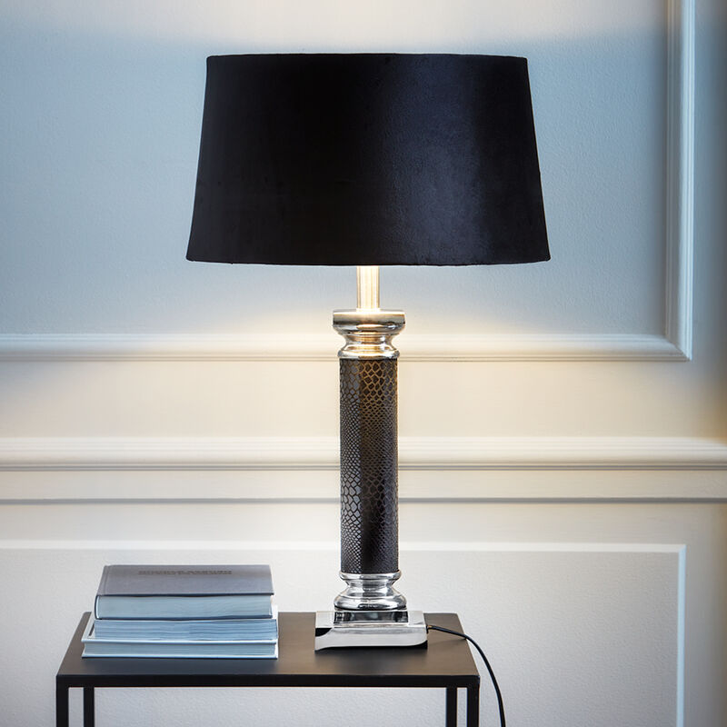 Edle Tischlampe mit modernem Reptil-Detail