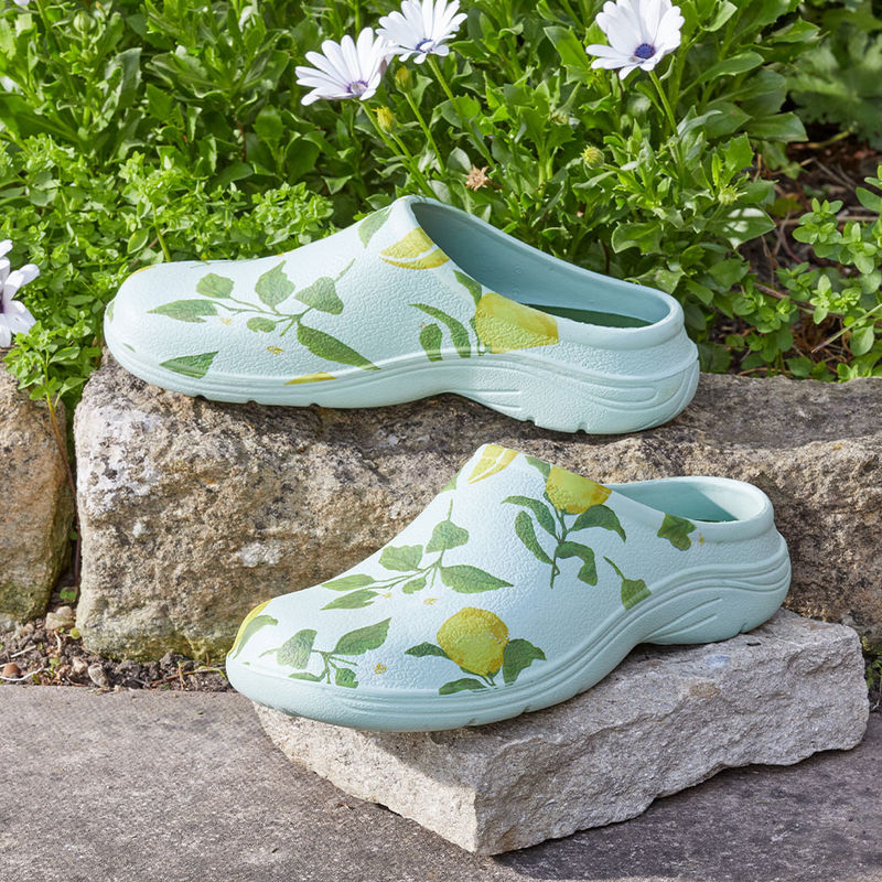G�rtnern mit Stil: Wasserdichte Gartenclogs