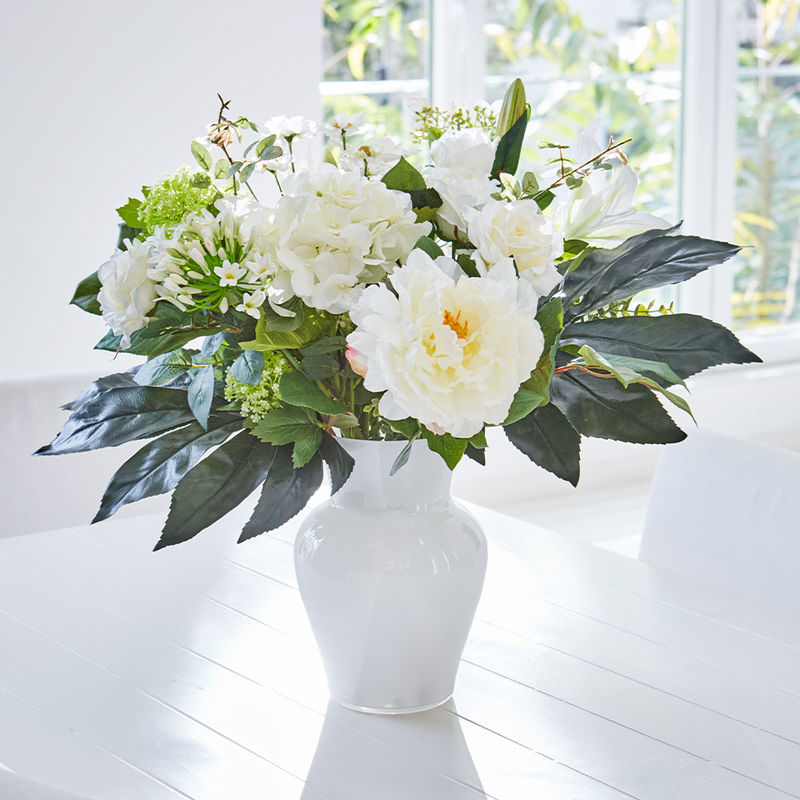 Traumhaftes Blumenarrangement in Wei�