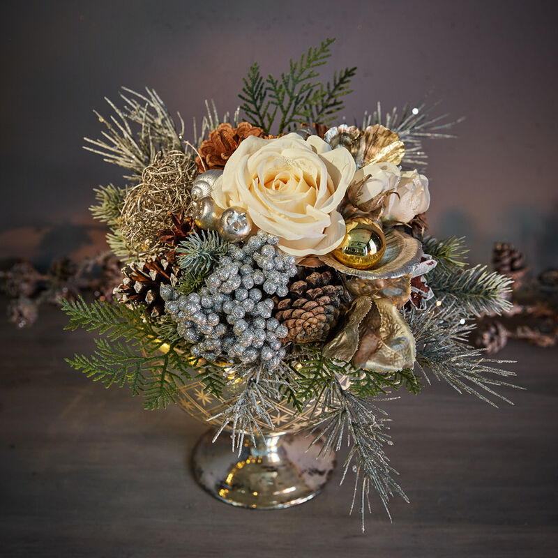 Exquisiter Winterstrau� in festlichen Silber- und Goldt�nen