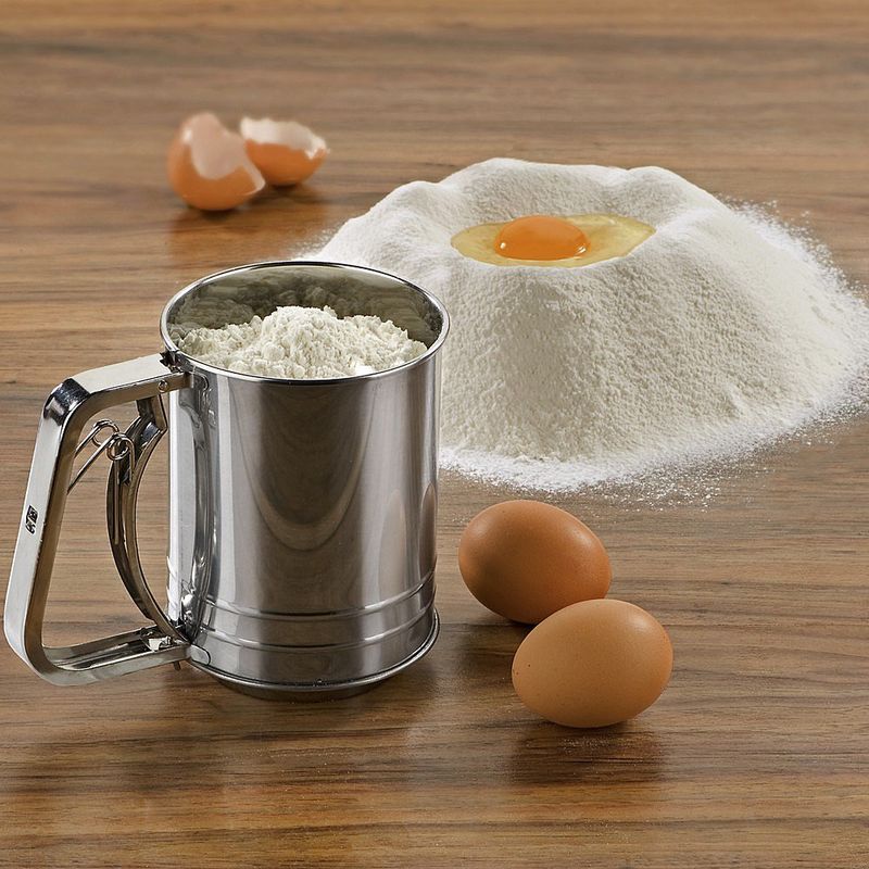  Mehlsieb: Gleichm��iger Teig durch 2-fach gesiebtes Mehl 
