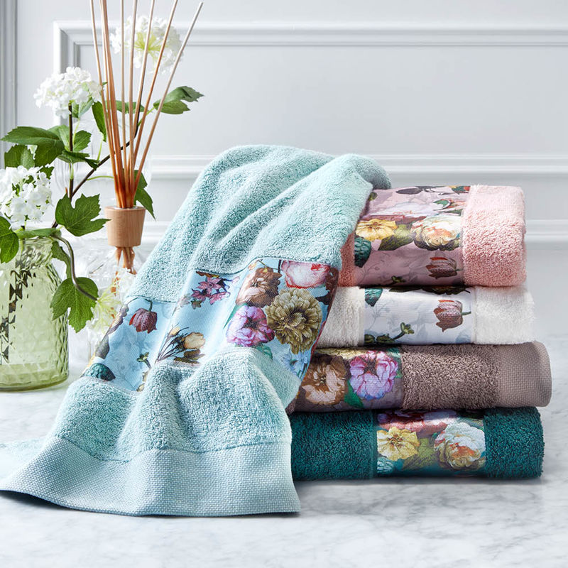 Romantische Handtuchserie mit Blumen-Bord�re