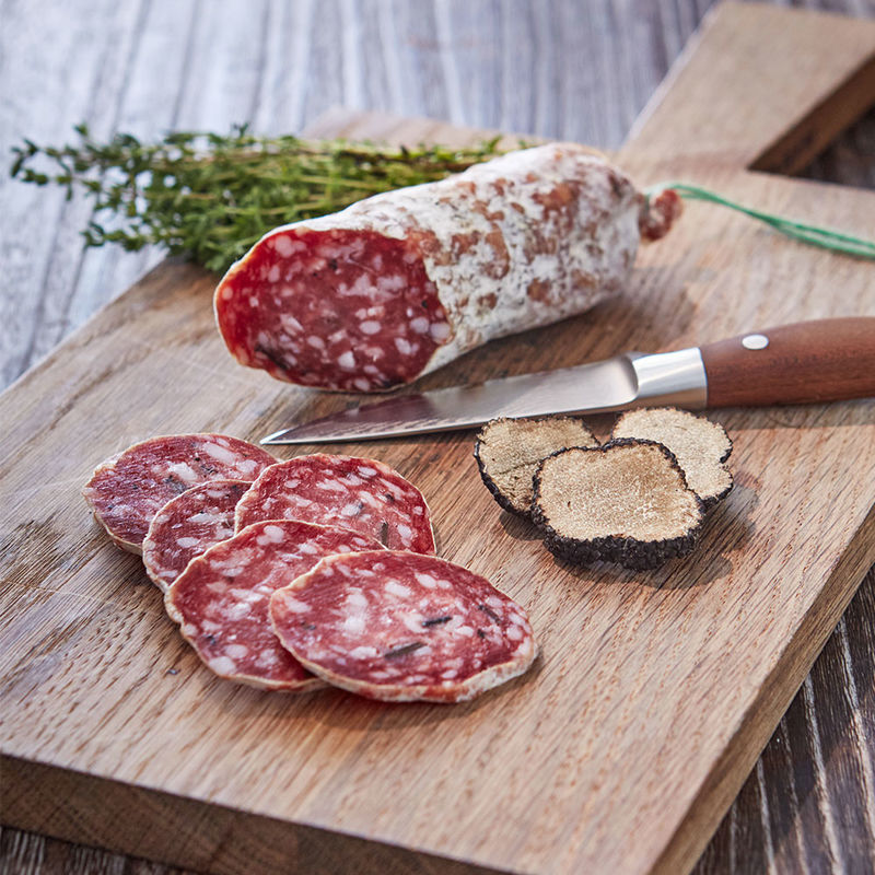 Wunderbarer Tr�ffelduft aromatisiert eine der besten italienischen Salamis