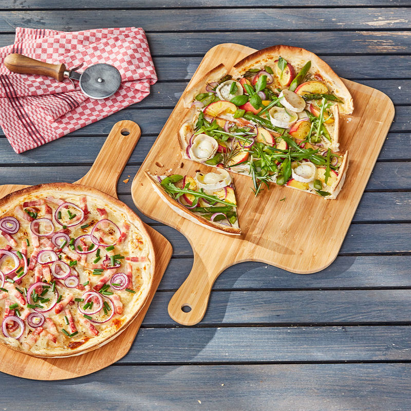 Eckiges Flammkuchen- und Pizzabrett f�r backfrisches Servieren Bild 3