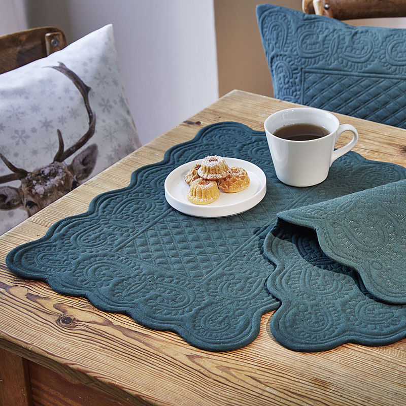 Tischsets: Quilt-Tischw�sche schm�ckt und sch�tzt empfindliche Oberfl�chen