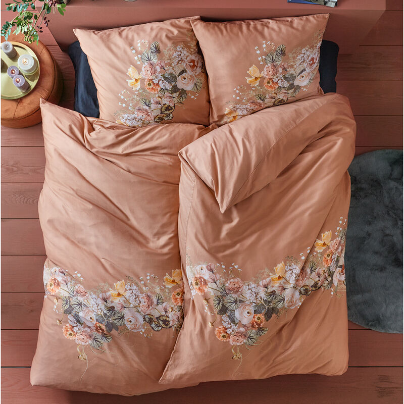 Feingl�nzende Satin-Bettw�sche f�r ein elegantes Interieur
