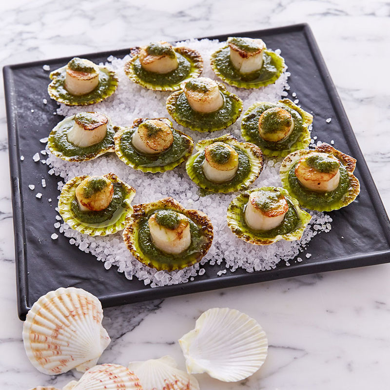 Perfektes Amuse-Bouche: Jakobsmuschelst�cke in feinster Kr�uter-Knoblauch-Butter