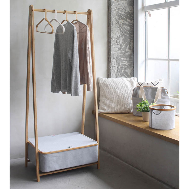 Faltbare Design-Garderobe mit Staufach schafft nachhaltig Ordnung