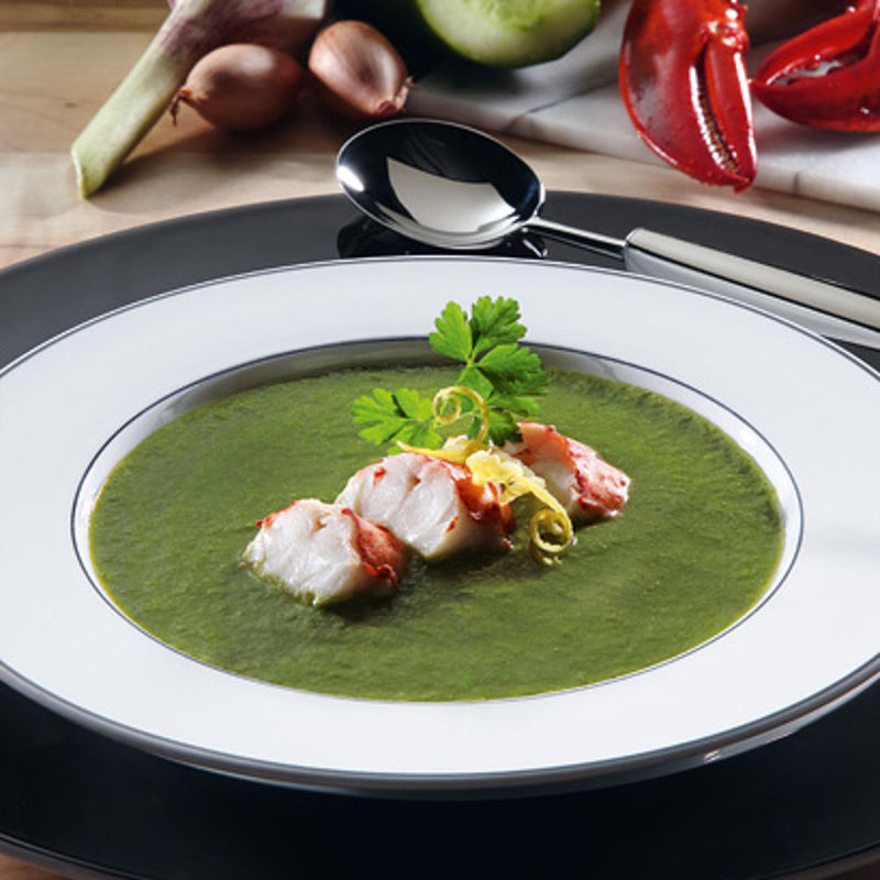 Gr�ne Gazpacho mit Hummermedaillons