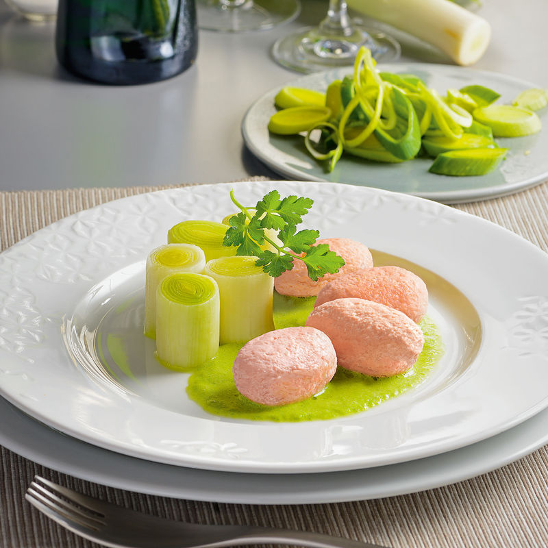 Lachskl��chen auf Lauchcreme