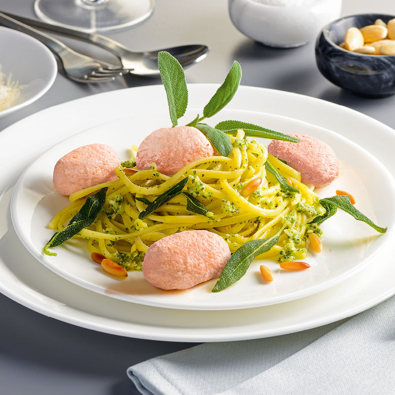 Lachskl��chen mit Salbei-Linguine