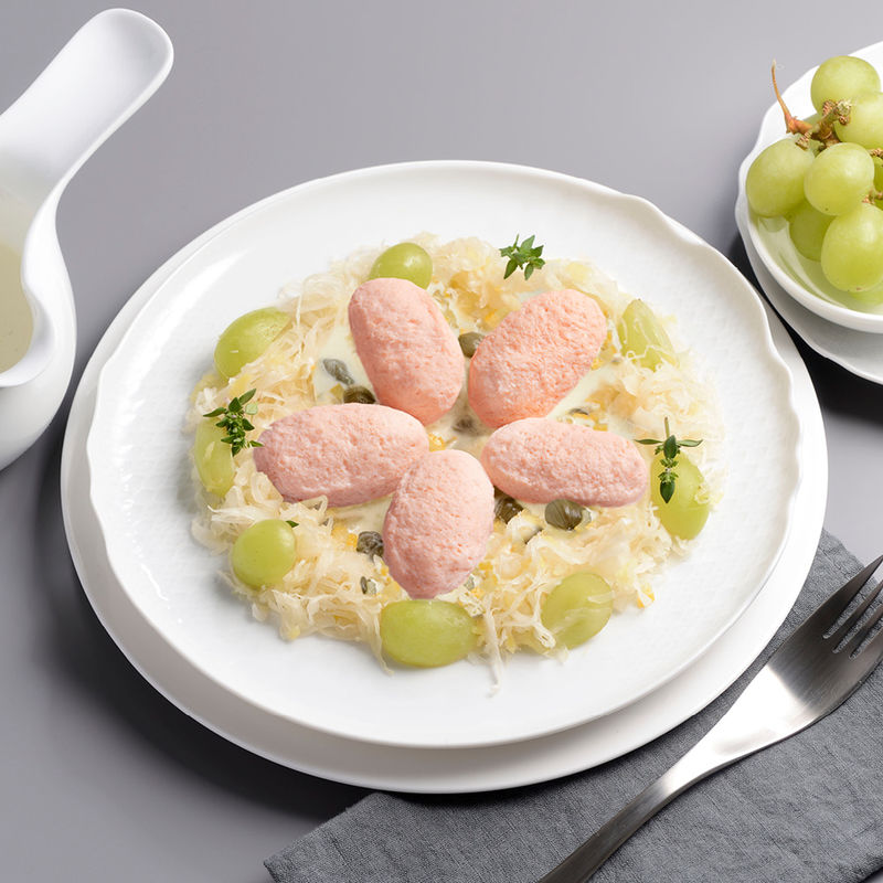 Lachskl��chen in Salzzitronen-Kapern-Sauce mit Champagnerkraut