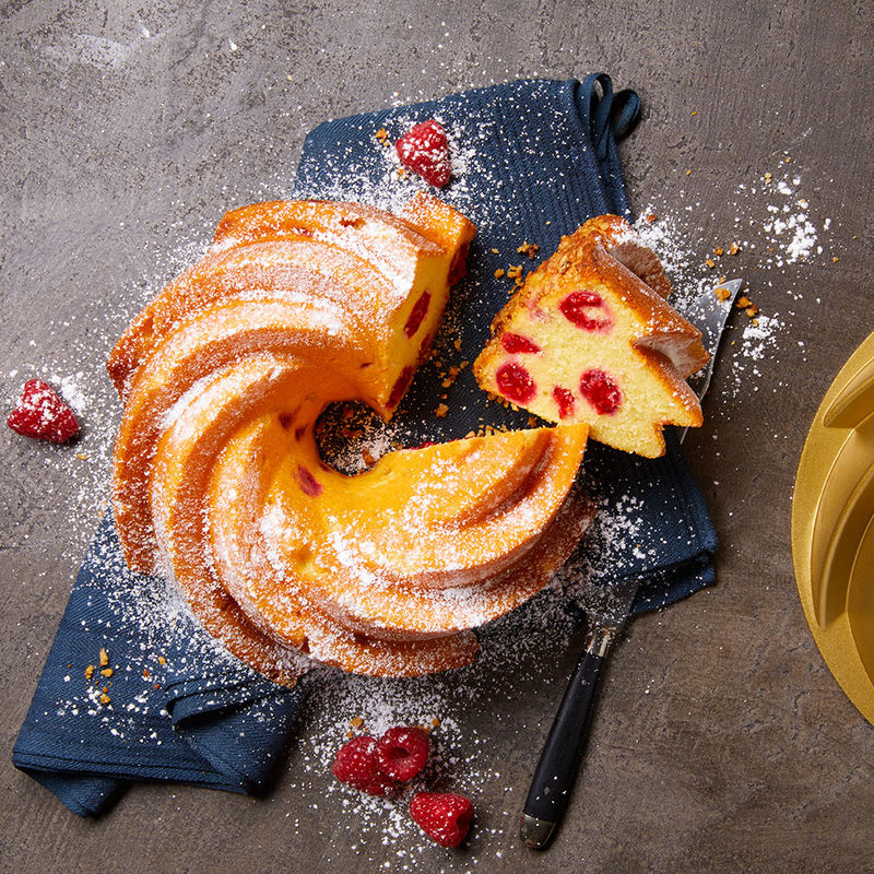   Himbeer-Quark-Kuchen in der Spiralbl�ten-Backform