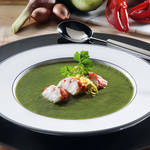 Gr�ne Gazpacho mit Hummermedaillons