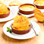 K�rbis-Cr�me-brul�e mit Parmesan-Crackern