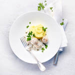 Poularden-Kl��chen in Kapernsauce zu Kartoffelp�ree